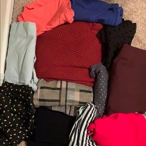 Box of women’s Medium tunics, tops snd dresses!